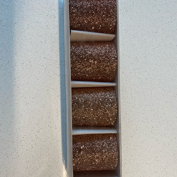 Pink sparkly candle holders - Picture 2 of 4